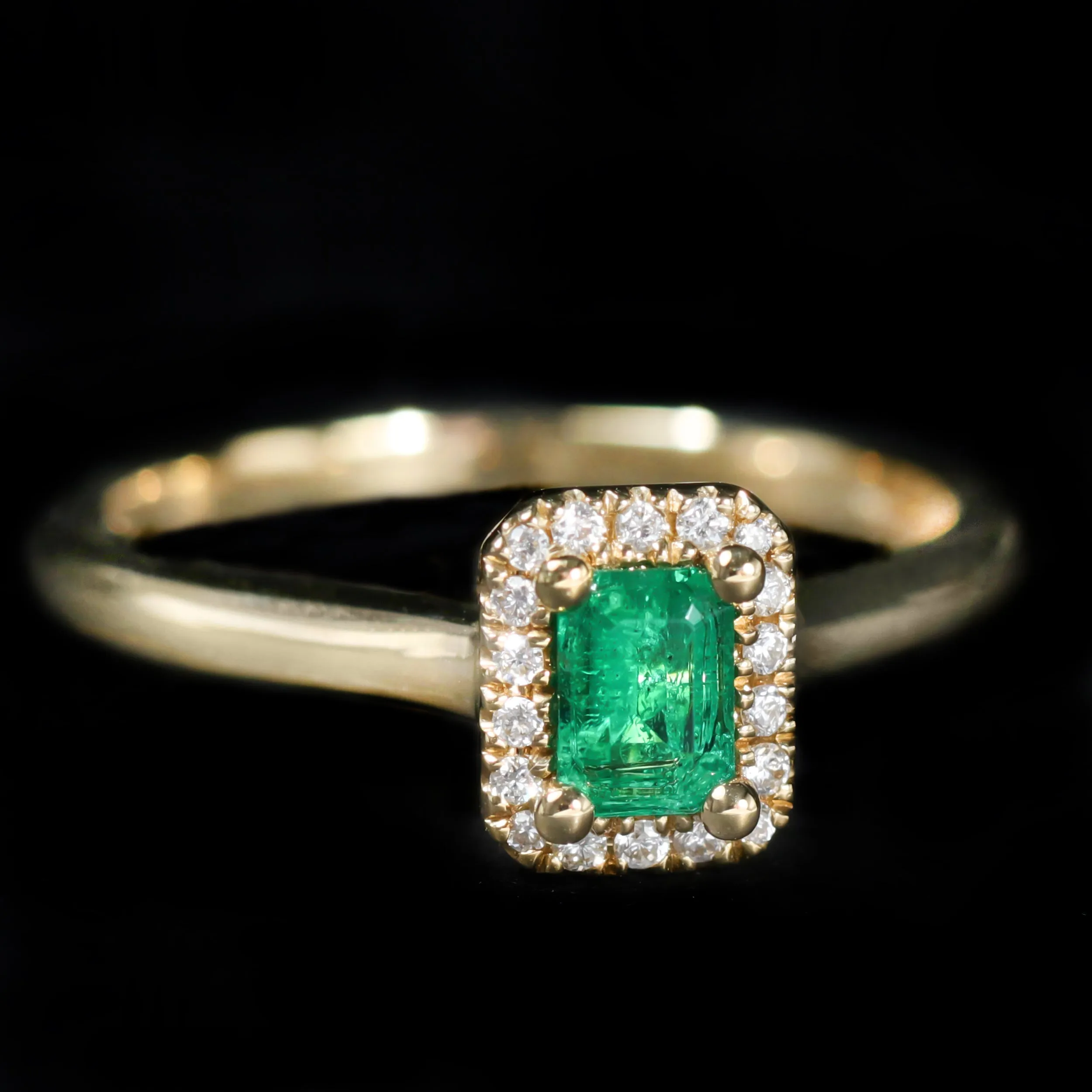 18K Yellow Gold 0.29 Carat Emerald and Diamond Ring