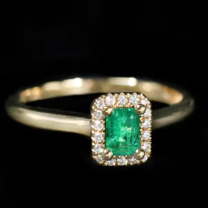 18K Yellow Gold 0.29 Carat Emerald and Diamond Ring