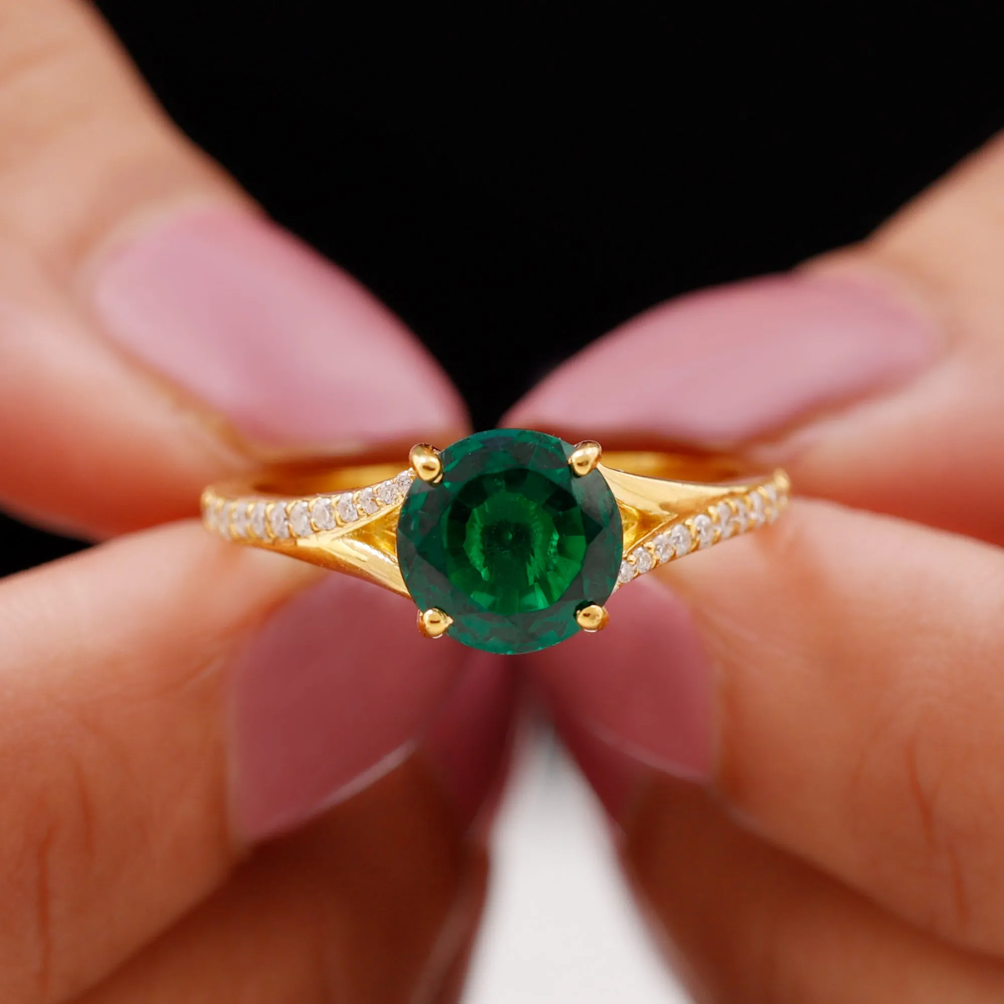 8 MM Created Emerald Solitaire Split Shank Ring with Diamond