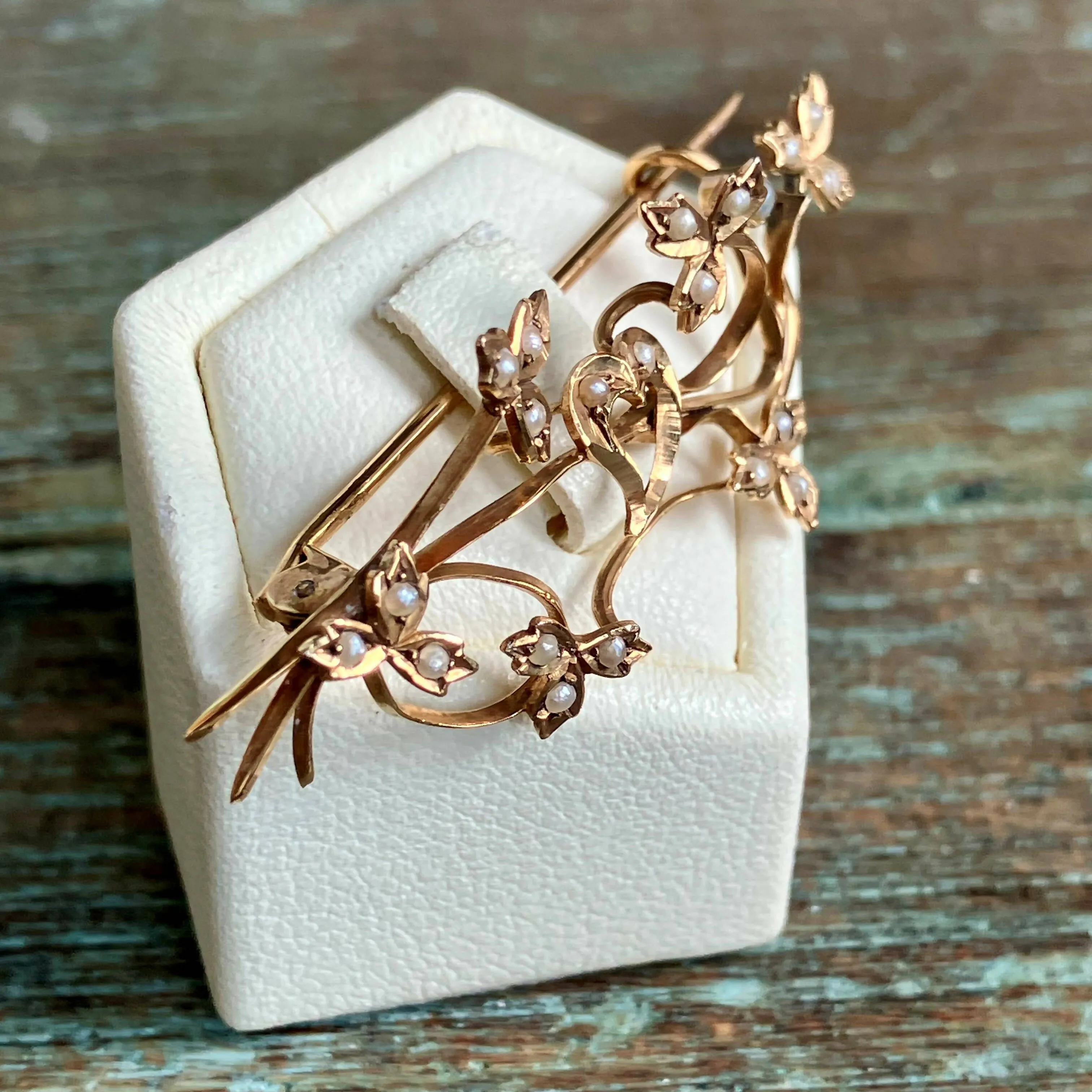 9ct Gold and Pearl Brooch | 42mm