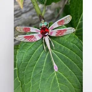 Dragonfly Brooch with Flexible Wings – Amber or Red