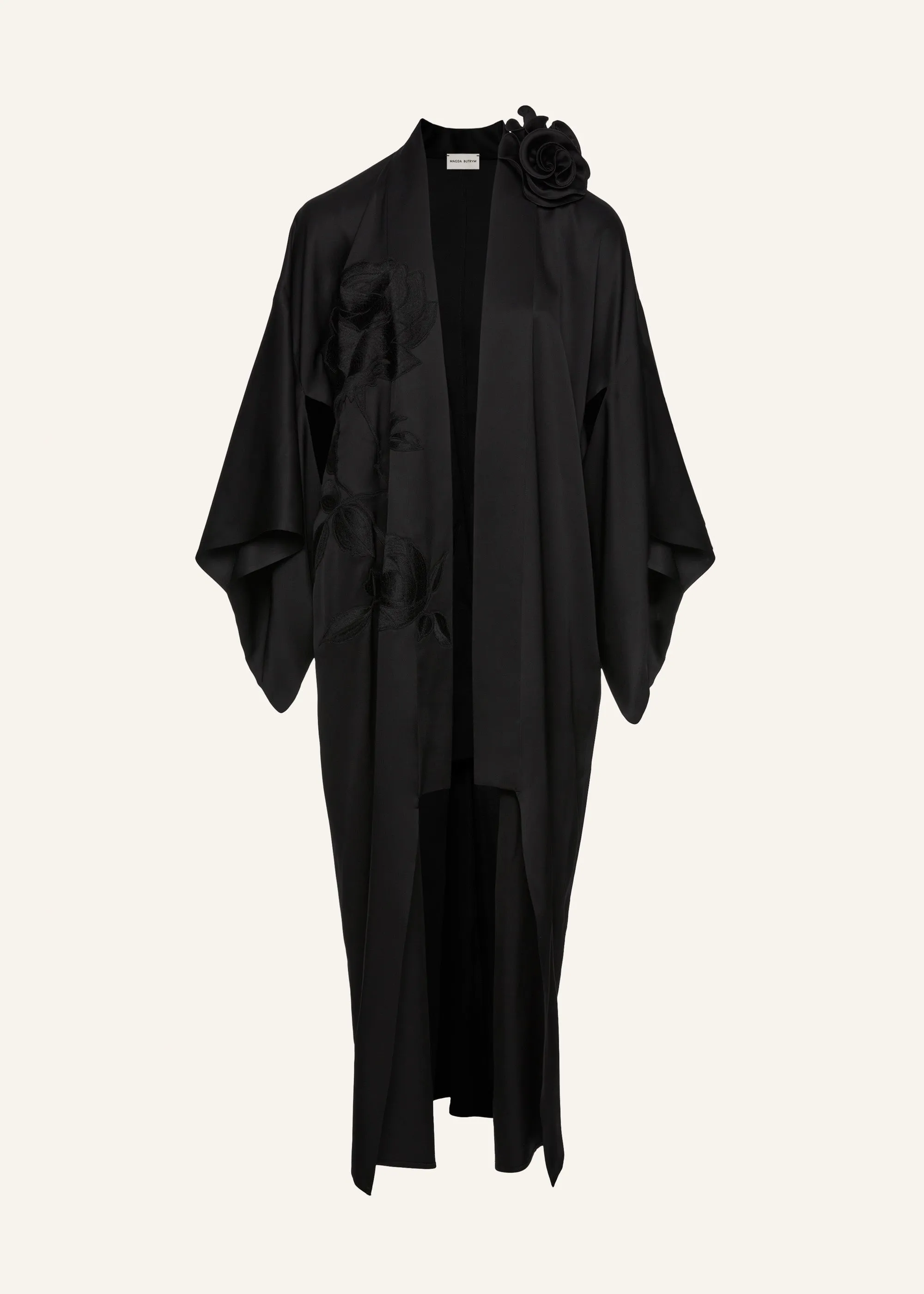 Silk embroidered kimono in black