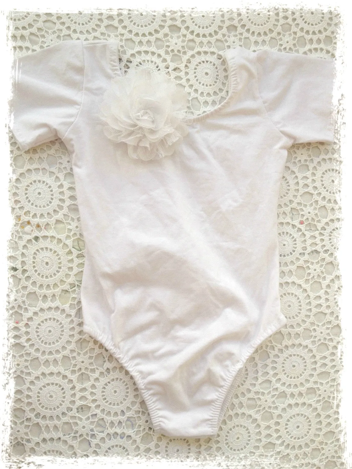 Toddler & Girl White leotard. Top06