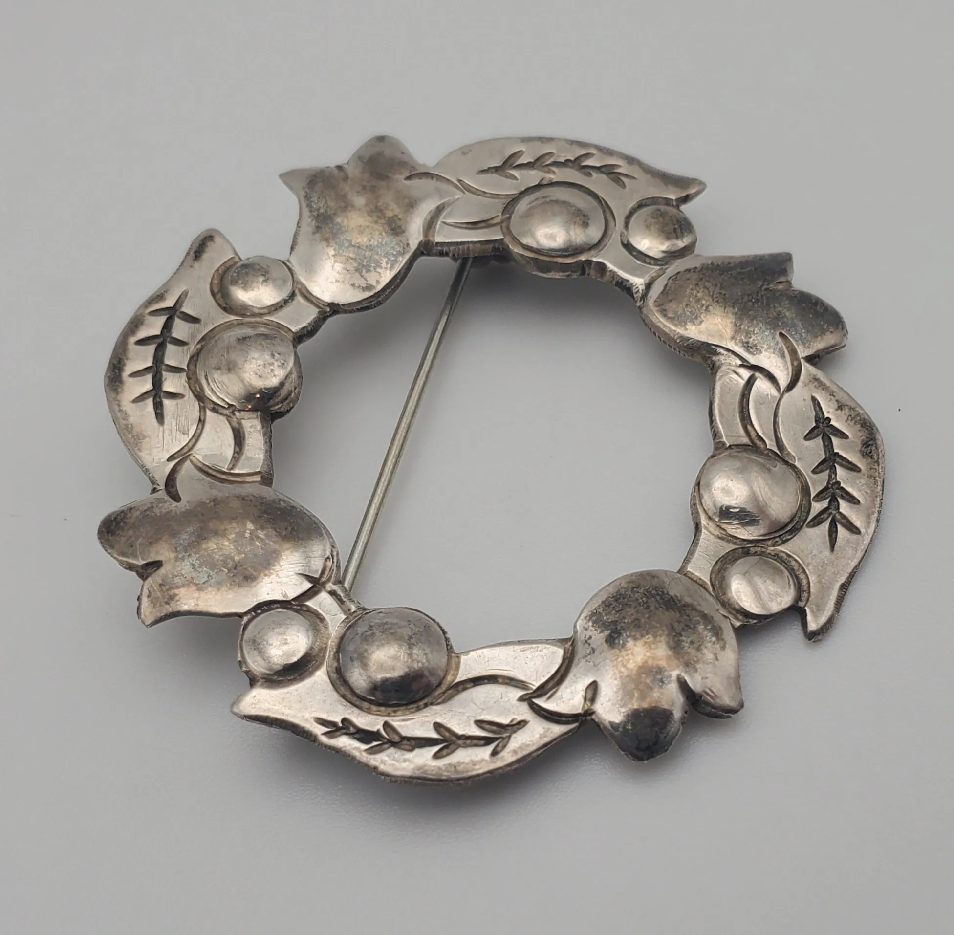 Vintage 800 Silver Handmade Wreath Brooch