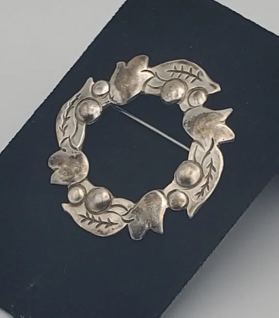 Vintage 800 Silver Handmade Wreath Brooch